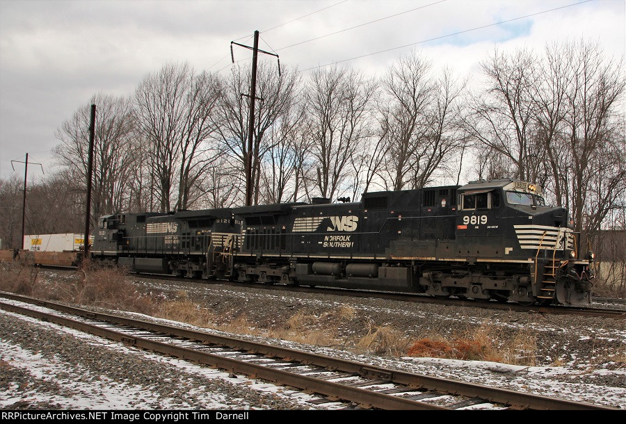 NS 9819 leads 20Q